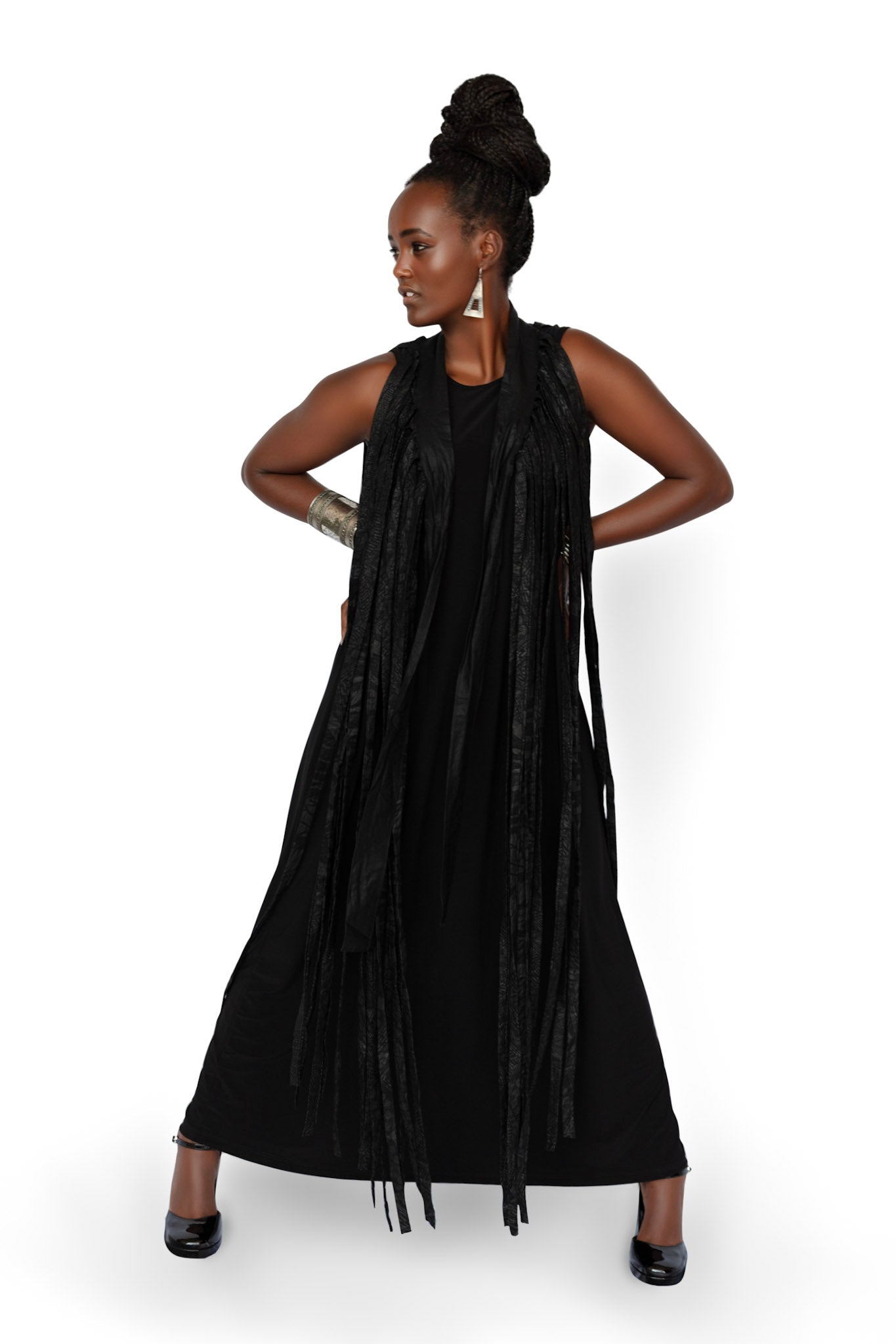 Agoo Fringe Cape -Black – Queen Adeline